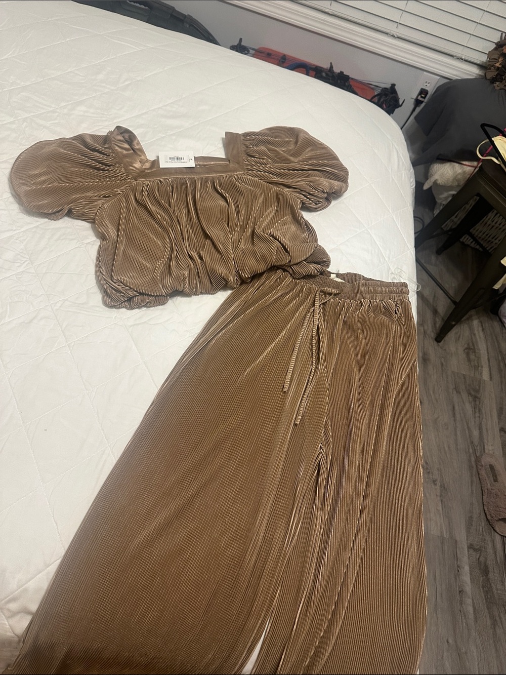 entro Brown Pleated Two-Piece Set
